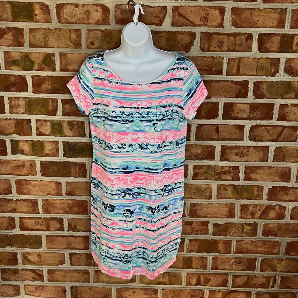 Lilly Pulitzer Marlowe short sleeve dress in A wave from it all print. Medium